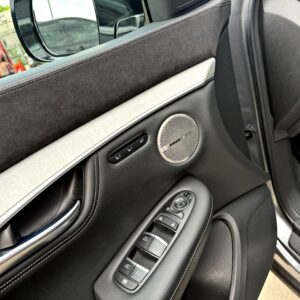 2020 Infiniti QX50 2.0t 旗艦款駕駛座門板控制鍵與座椅記憶按鈕，門板上緣為麂皮材質