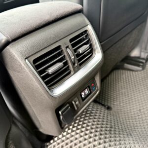 2020 Infiniti QX50 2.0t 旗艦款後座出風口與控制面板