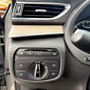 2020 Infiniti QX50 2.0t 旗艦款方向盤左下方功能鍵組，含電動尾門與自動駐車