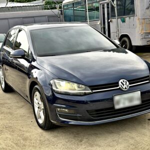 2013 Volkswagen Golf 1.4 TSI High Line 車頭水箱護罩與 LED 日行燈特寫