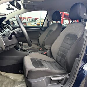 2013 Volkswagen Golf 1.4 TSI High Line 駕駛座布質座椅與車門飾板