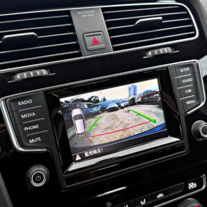 2013 Volkswagen Golf 1.4 TSI High Line 中控觸控螢幕顯示倒車顯影與動態軌跡導引線