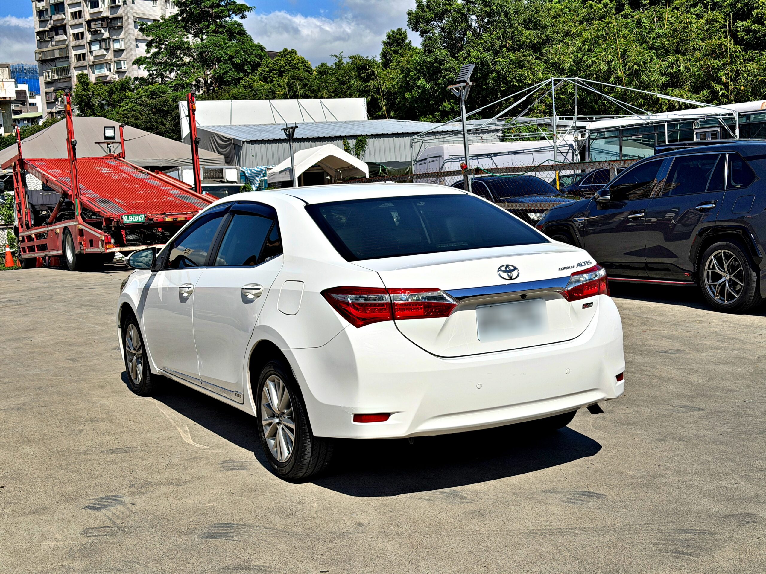 2015 Corolla Altis 經典版Safety+ 右後 45 度車尾