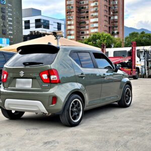 2023 Suzuki Ignis 左後 45 度車尾與 LED 尾燈