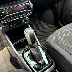 2023 Suzuki Ignis 恆溫空調面板與 CVT 排檔桿