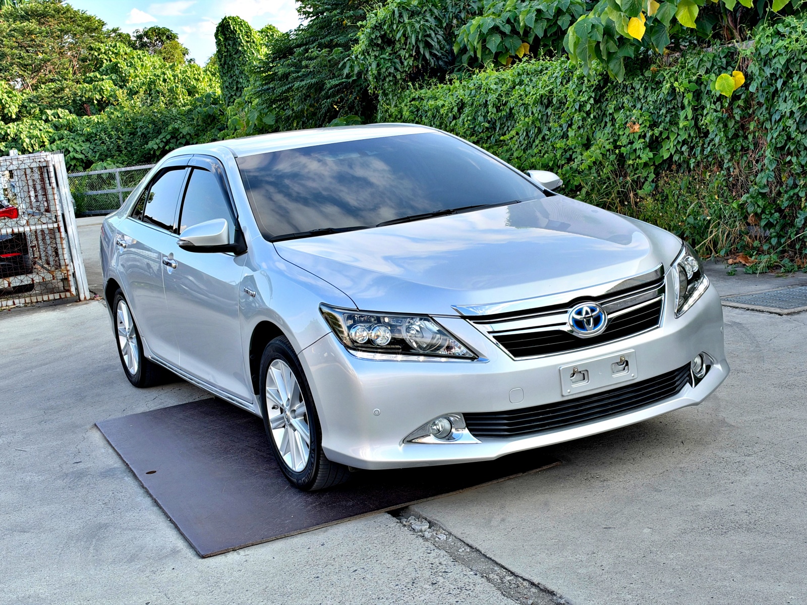 2012 Toyota Camry Hybrid-G 銀色 右前 45 度外觀