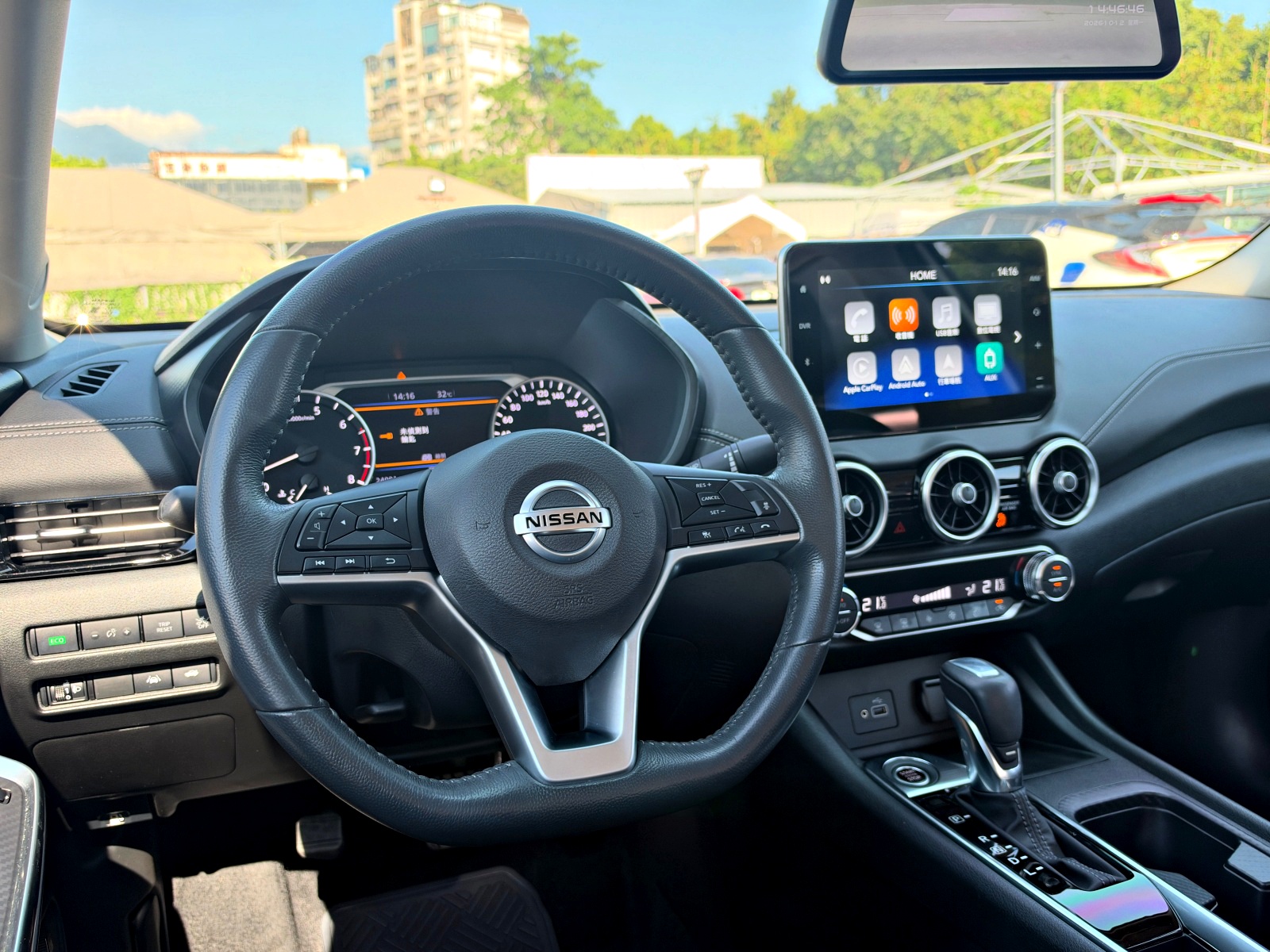 2022 Nissan Sentra 1.6 尊爵智駕版 駕駛座全景,方向盤與中控台