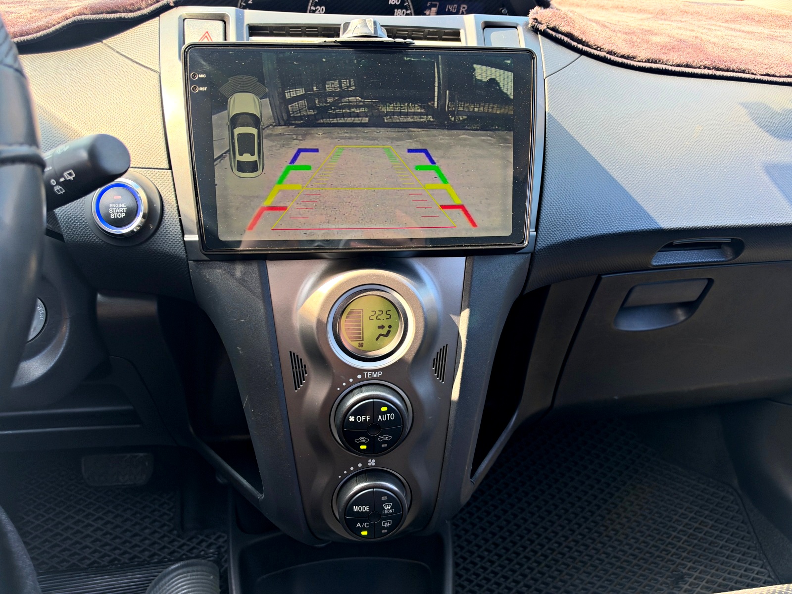 2014 Toyota Yaris 1.5 G Smart 前手加裝的安卓影音主機倒車顯影畫面